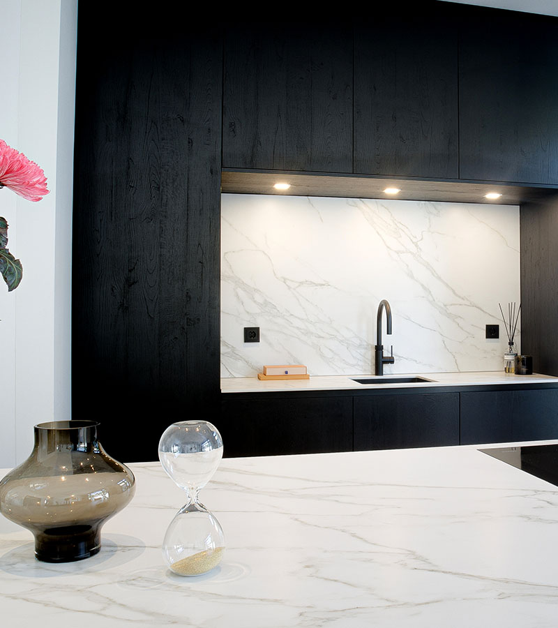 kastenwand-keuken-bysensakeukens-decoratie